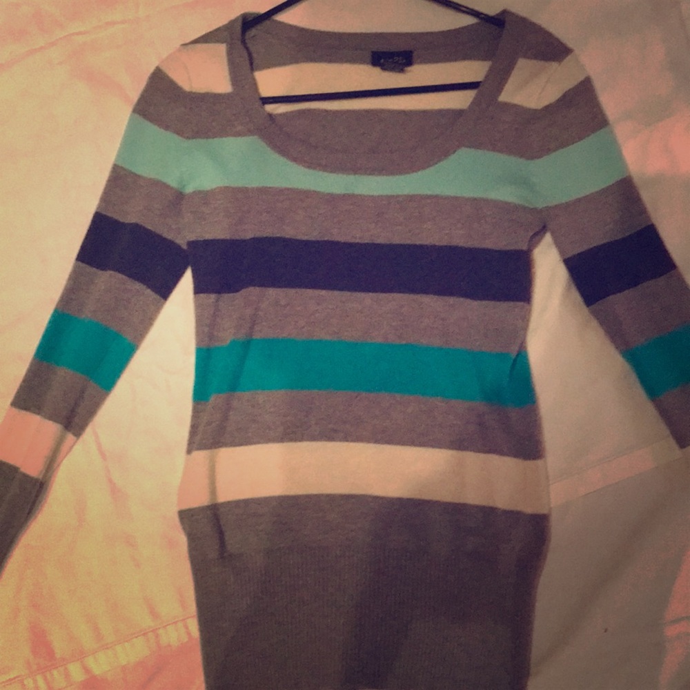 Woman’s rue 21 long sleeve shirt